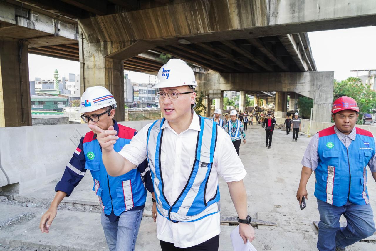 Sidak Flyover Latumenten, Anggota DPRD DKI Kenneth Sebut Progres Pembangunan Capai 83%