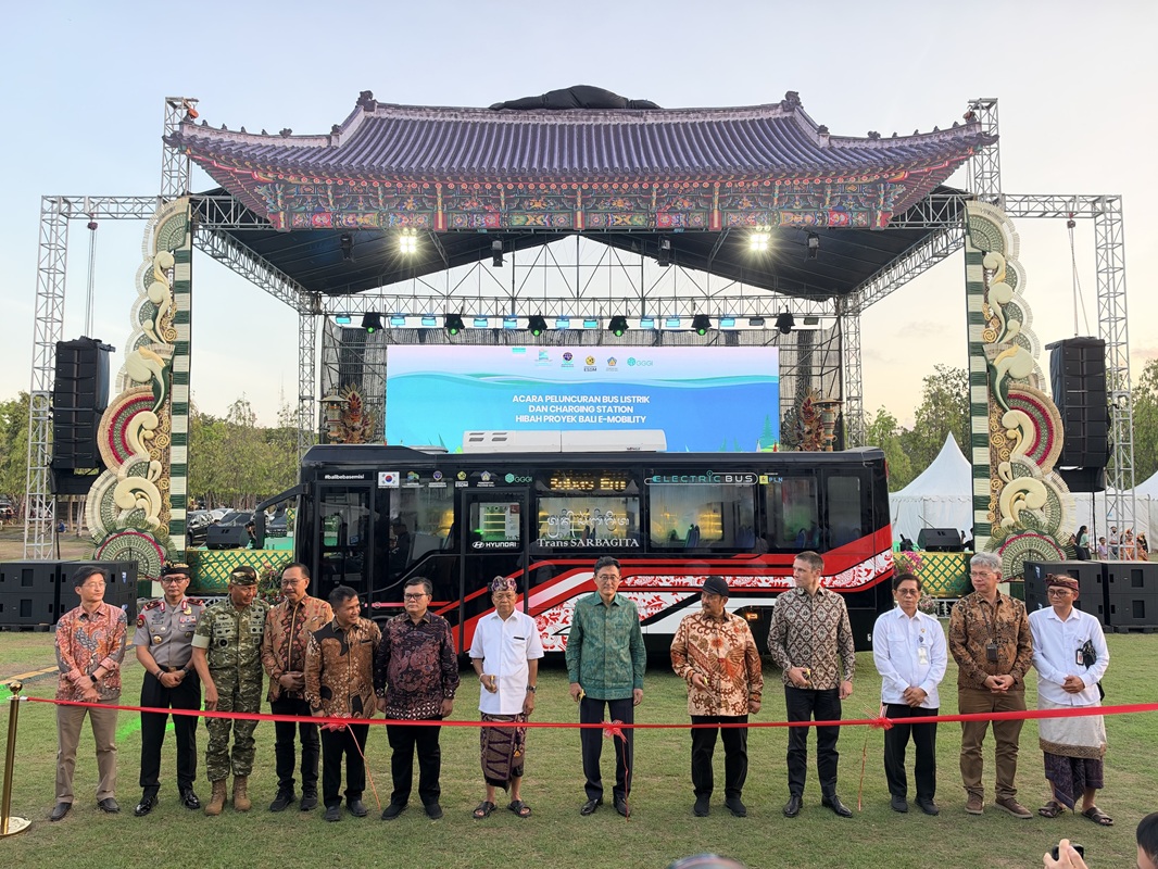 Bali Mulai Kembangkan Transportasi Publik Berbasis Listri...