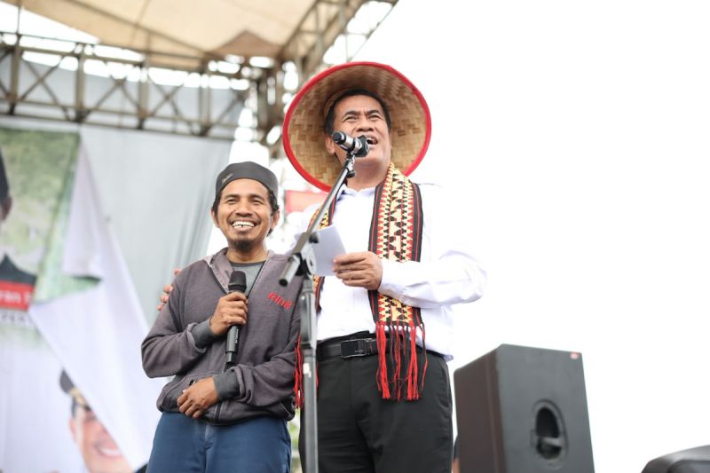 Mentan Amran Siapkan Bantuan Benih, Pompa Air, dan Traktor untuk Petani Lampung