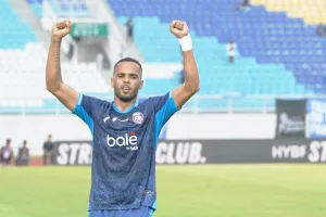 Pesta Gol 4-0 Tanpa Balas! Arema FC Tampil Gacor Hancurkan Dewa United!