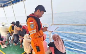 Tim SAR Berhasi; Evakuasi 19 Penumpang Kapal Mati Mesin di Palu