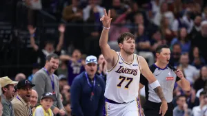Basket NBA: Atasi Utah Jazz...