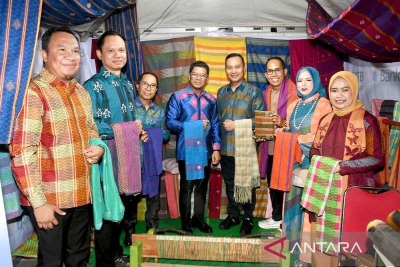 Bupati Dompu Dorong Perbankan Jemput Bola, Ini Tujuannya ...