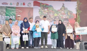 Gojlok Petani Lokal, Pemkab Bogor Bagi-Bagi Mesin Padi dan Pengering Gabah Gratis