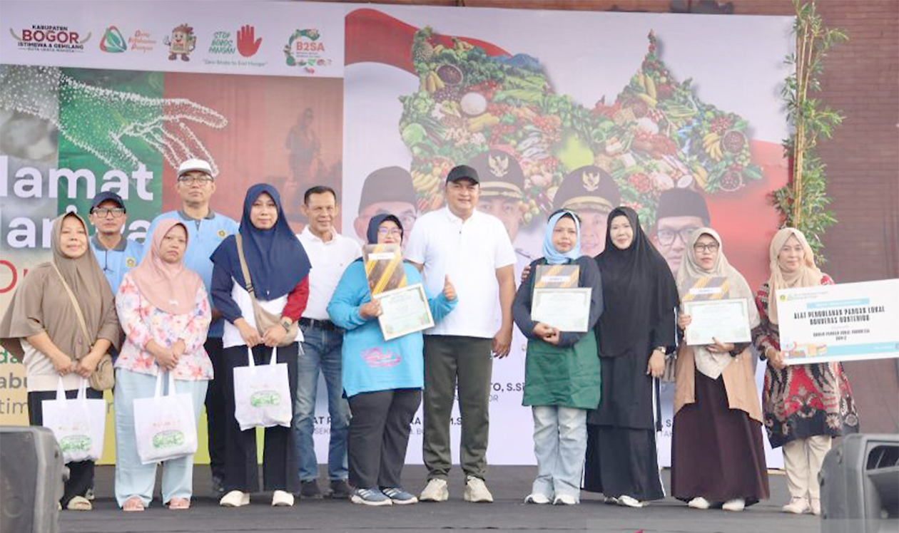 Gojlok Petani Lokal, Pemkab Bogor Bagi-Bagi Mesin Padi dan Pengering Gabah Gratis