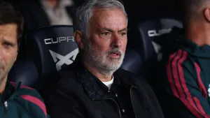 Mourinho Beri Jawaban atas ...