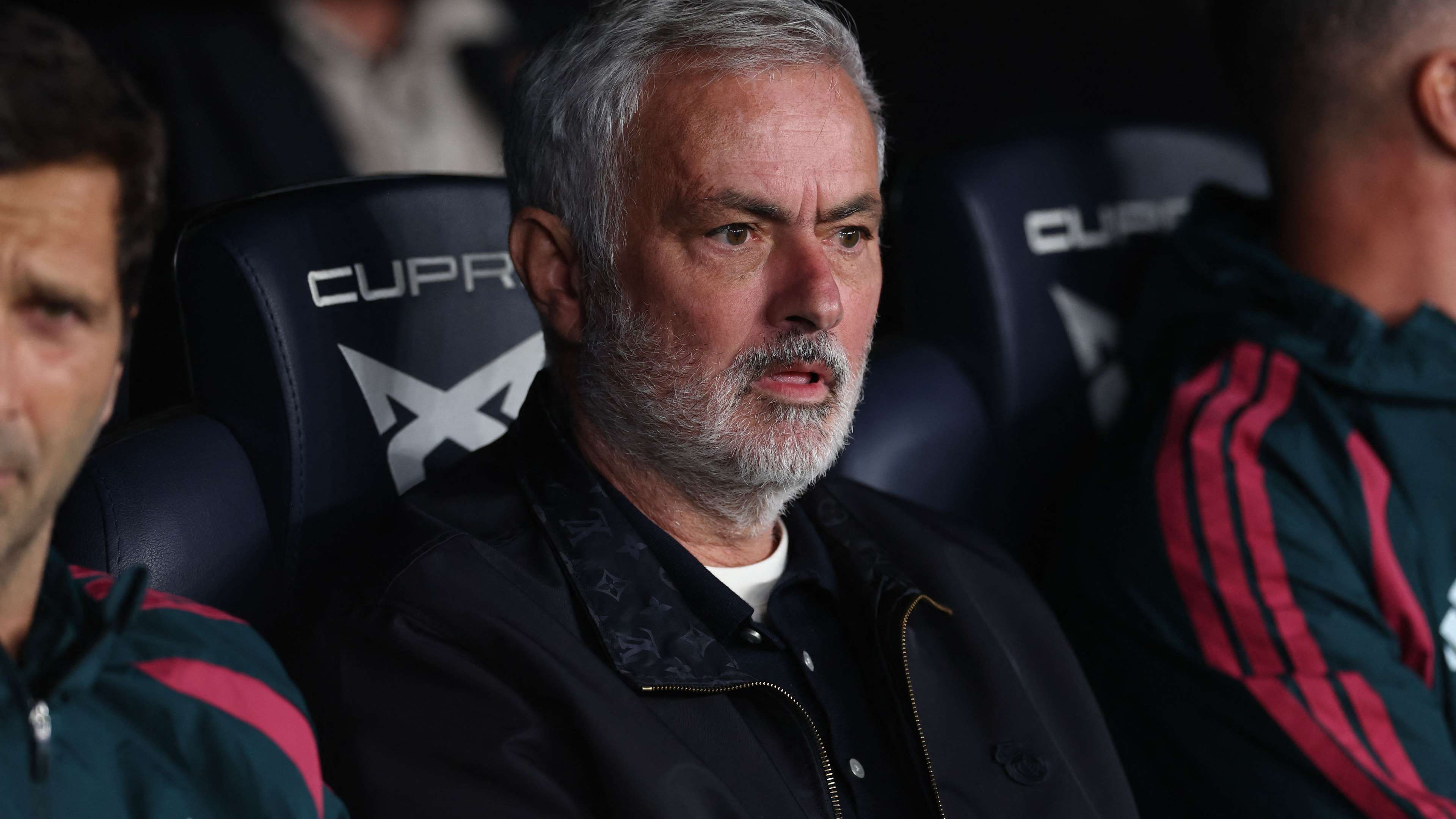 Mourinho Beri Jawaban atas Tantangan Barcelona, Real Madr...