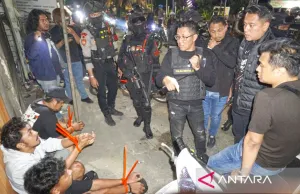Lagi-lagi Polisi Tangkap Tujuh Bandar Narkoba saat Gerebek Kampung Ambon
