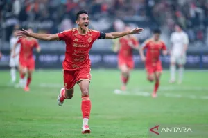 Tumbangkan Persik 2-1, Per...