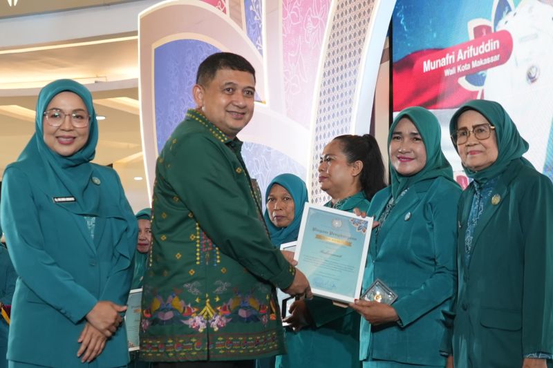 Wali Kota Makassar Dorong PKK Lebih Aktif Dampingi Keluar...
