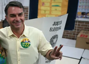 Baru Kalah Pemilu, Flavio Bolsonaro Terseret Kasus Dugaan Pencucian Uang