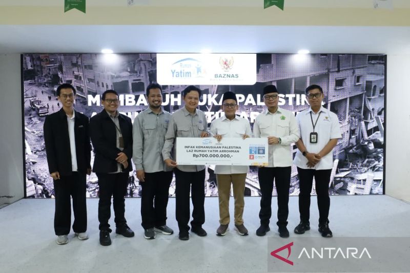 Baznas Terima Infak Rp700 Juta dari Rumah Yatim untuk Pal...