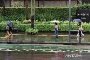 Cuaca Hari ini, Mayoritas Wilayah Indonesia Diprakirakan Hujan Ringan 