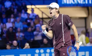 De Minaur Bangkit, Jaga Asa ke ATP Finals