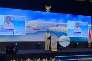 Desain LNG Abadi Rampung, A...