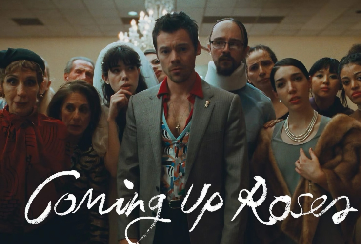 Harry Styles Rilis Video Musik "Coming Up Roses"