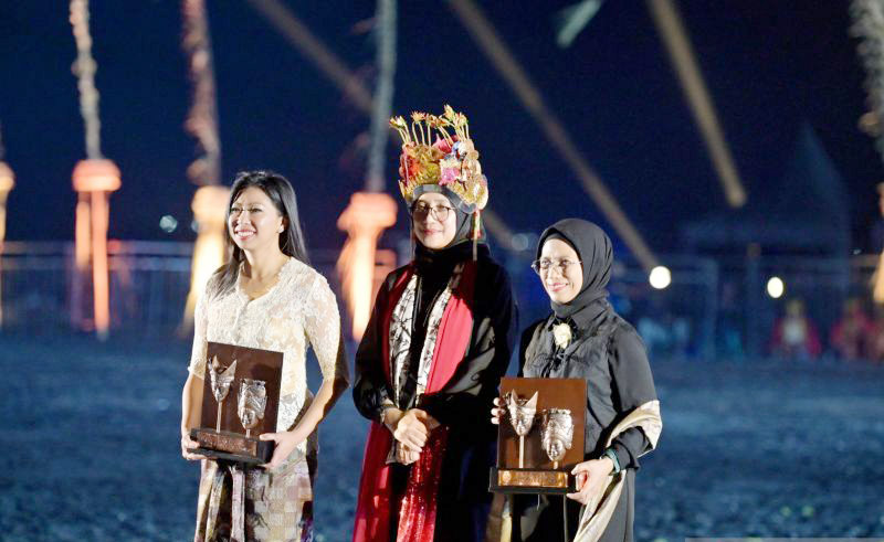 Pecah!!! "Glow in the Dark" Pukau Ribuan Penonton Malam H...