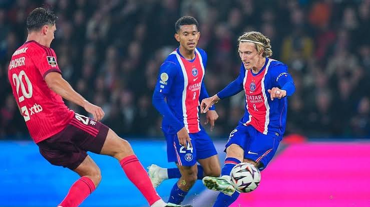 PSG Rebut Puncak Klasemen Sementara Usai Taklukkan Lyon 2-0