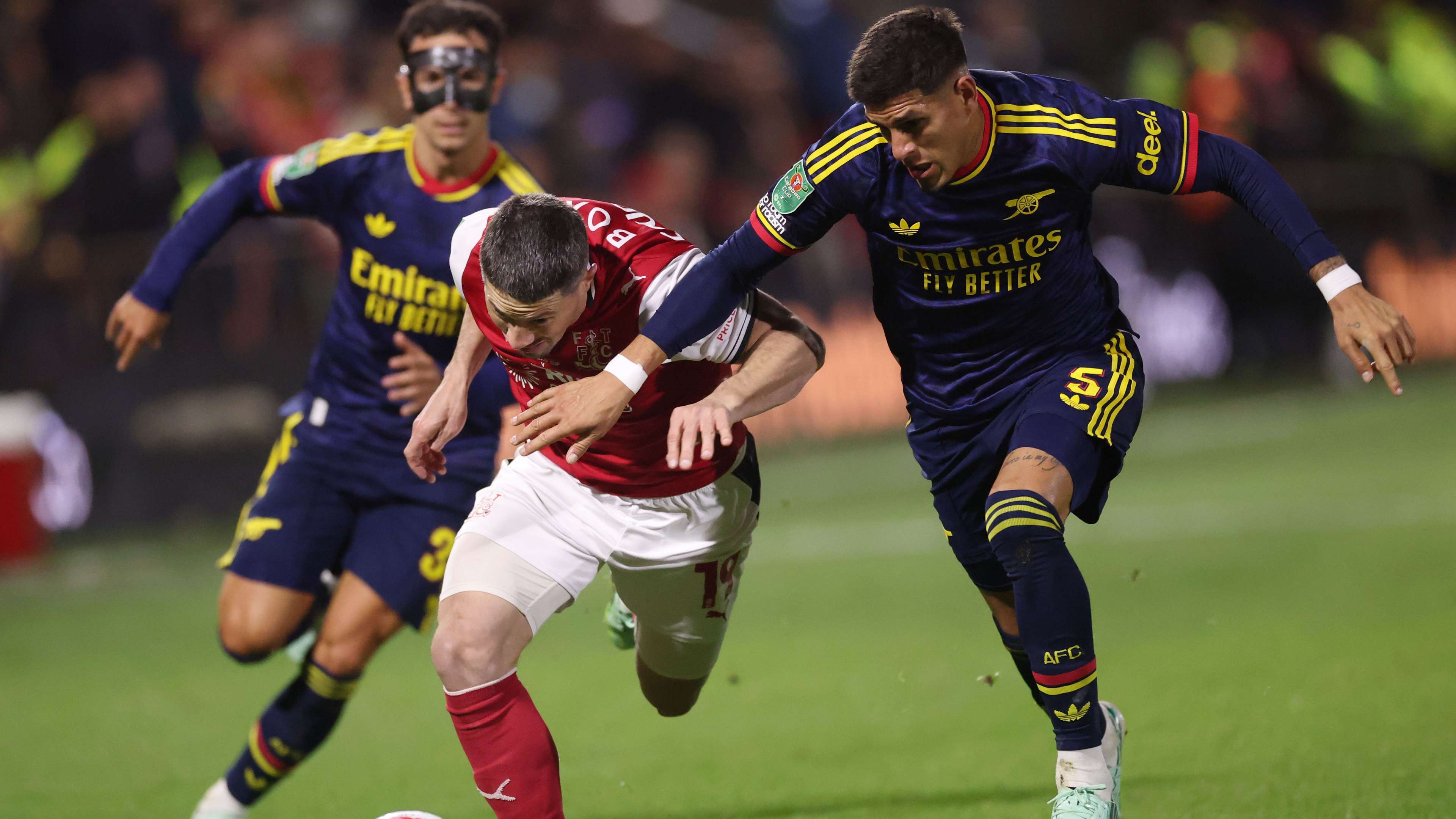 Kejutan Besar: Fleetwood Singkirkan Arsenal Lewat Adu Pen...