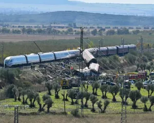 Korban Tewas Tabrakan Kereta Cepat  Spanyol Melonjak Dua Kali Lipat Jadi 64 Orang, 58 Luka-luka