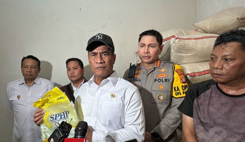 Mentan Amran Ungkap Dugaan Praktik Mafia Pangan, Ubah Beras SPHP Jadi Beras Premium di Jaktim