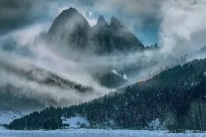 ‘The Land of Jinn’: Fil...