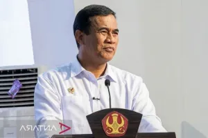 Amran Sulaiman Copot Pejabat Bapanas dan Bulog Terkait Dugaan Penyelewengan Beras SPHP.