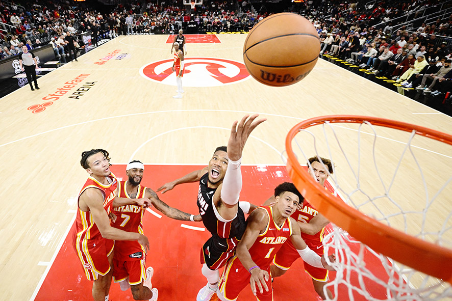 Antetokounmpo Menangkan Heat