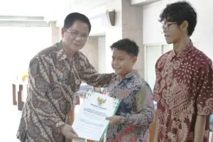 Bebas dari Masalah Tunggakan, Pemkot Jaksel Tebus 414 Ijazah Siswa yang Tertahan