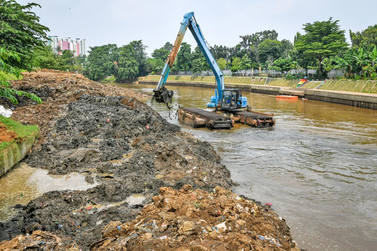 Hujan Mulai Turun, Antisipasi Banjir Dilakukan