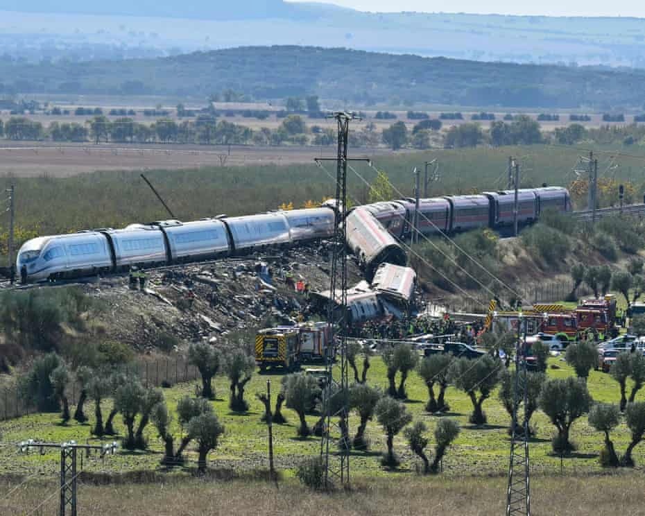 Korban Tewas Tabrakan Kereta Cepat Spanyol Tembus 68 Orang, Gara-gara Gangguan Sinyal?