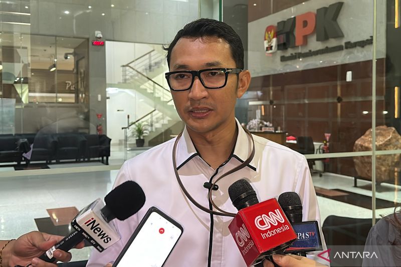KPK Periksa Ipar Mantan Kepala BNPB Suharyanto terkait Du...