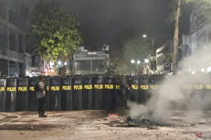 Malioboro Yogyakarta Memanas! Demonstrasi Malam Hari Ricuh, Batu dan Petasan Berterbangan