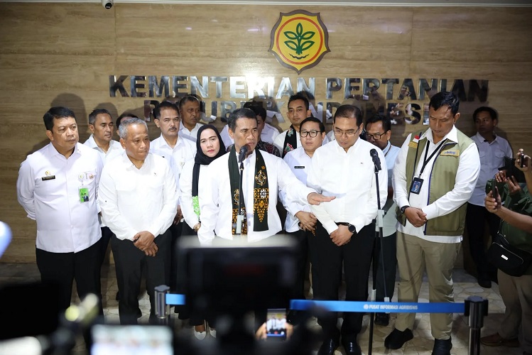 Mentan Minta Bulog Serap Jagung Petani