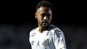 Neymar Dihukum Dua Laga karena Tutupi Mulut Saat Cekcok dengan Pemain Lawan