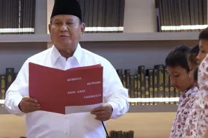 Saat Presiden Prabowo Pimpin Siswa SD Bacakan Teks Sumpah Pemuda