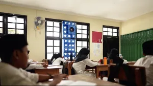 Samsonite Sulap Koper Bekas Jadi Sistem Sirkulasi Udara untuk Ruang Kelas.