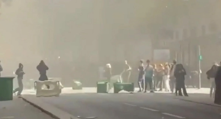 Senat Prancis Setujui RUU Denda bagi Demonstran Perusuh