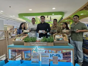 Tiga Peternak Lokal Perkenalkan Telur Bebas Sangkar di Farmers Market MKG