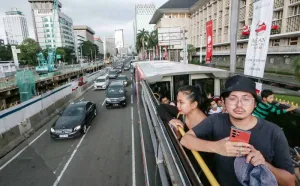 Ayo Piknik Naik Bus Wisata ...