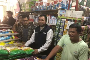 Pastikan Pasokan Tetap Aman, Perum Bulog Perkuat Pengawasan Distribusi Beras SPHP di Palembang