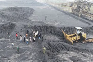 Ratusan Ribu Ton Batu Bara Samin Tan Laku Terjual Rp264 Miliar Lewat Lelang Kejagung.