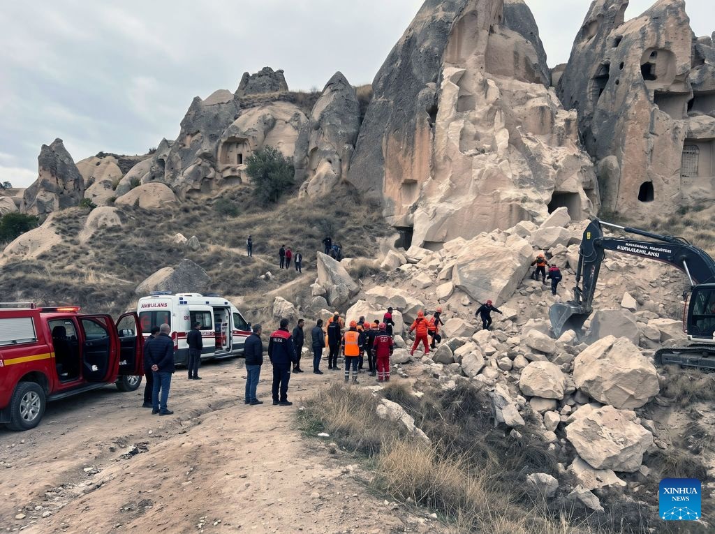 Tebing Batu Runtuh Menimpa Wisatawan di Cappadocia Turki, 3 Orang Tewas