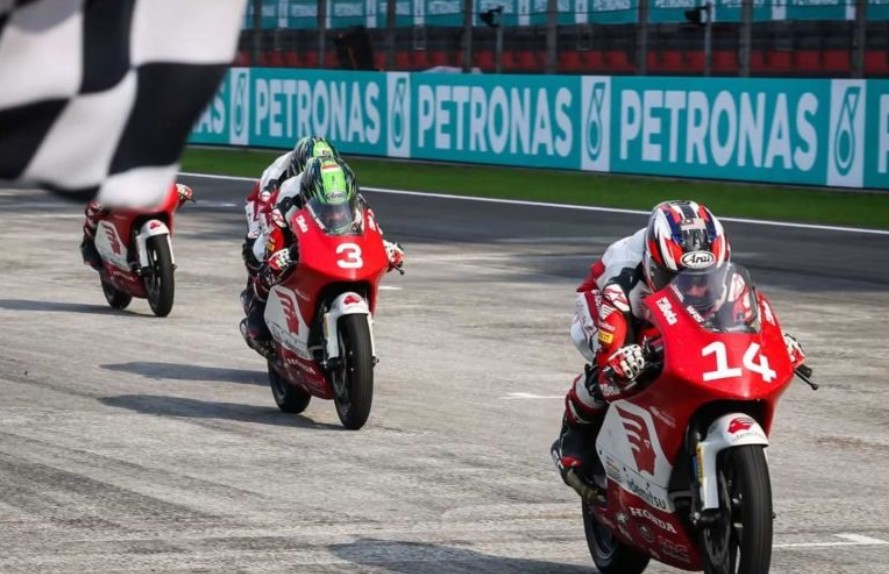 Bintang Pranata Finis Kedua pada Balapan Pertama Moto4 Asia Cup