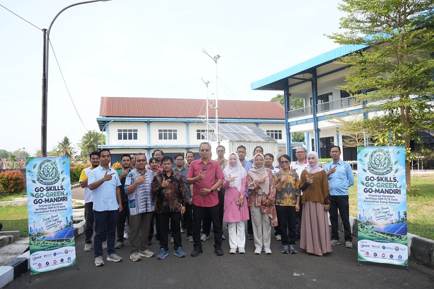 Dukung Target PLTS 100 GWp, Kemnaker Fasilitasi Sertifika...