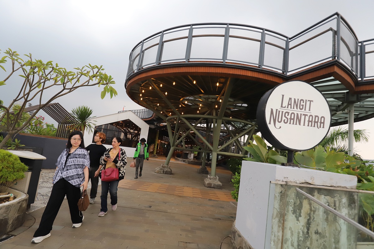Langit Nusantara Hadir di Senayan Park, Tawarkan 38 Tenant Kuliner dengan Panorama Danau