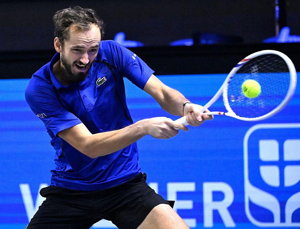 Medvedev Amankan Tiket ATP Finals Tantang Alcaraz di Semi...