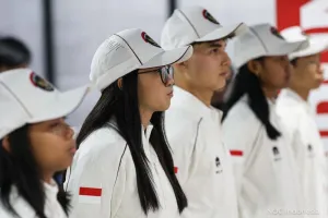 Momen Membanggakan! Dinov dan Michelle Pimpin Parade Kontingen Indonesia di Pembukaan YOG 2026