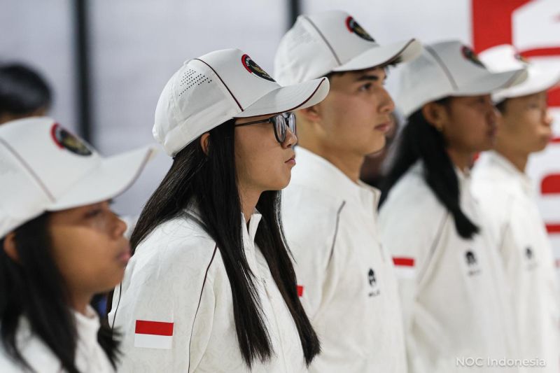 Momen Membanggakan! Dinov dan Michelle Pimpin Parade Kont...
