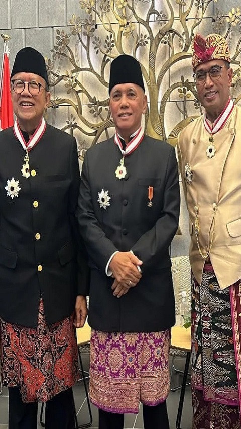 Tiga Tokoh Indonesia Dianugerahi Bintang Jasa dari Kaisar Jepang